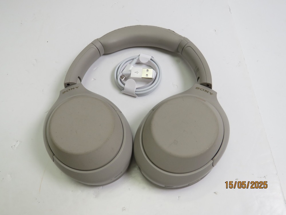Sony WH-1000XM4 Wireless Over-Ear Noise Cancelling Headphones in Silver - DJ1298