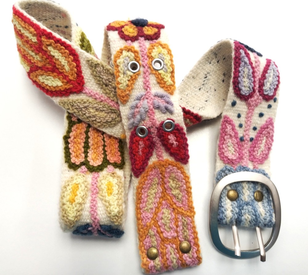 Women's belt, hand-embroidered in Peru, wool craftsmanship