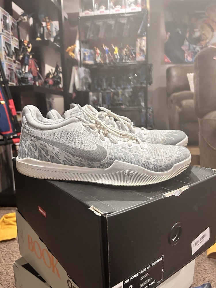Sz 12 - Nike Kobe Mamba Instinct Platinum White Rage 852473-100