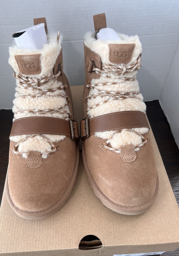 Ugg Australia  Women's Dune Mini Shearling  Boots  Size 8 NIB