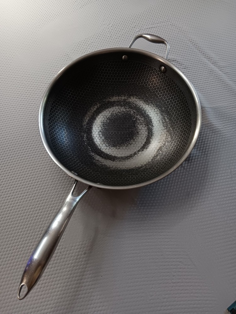 Hexclad 12-Inch Hybrid Nonstick Wok Pan Without Lid