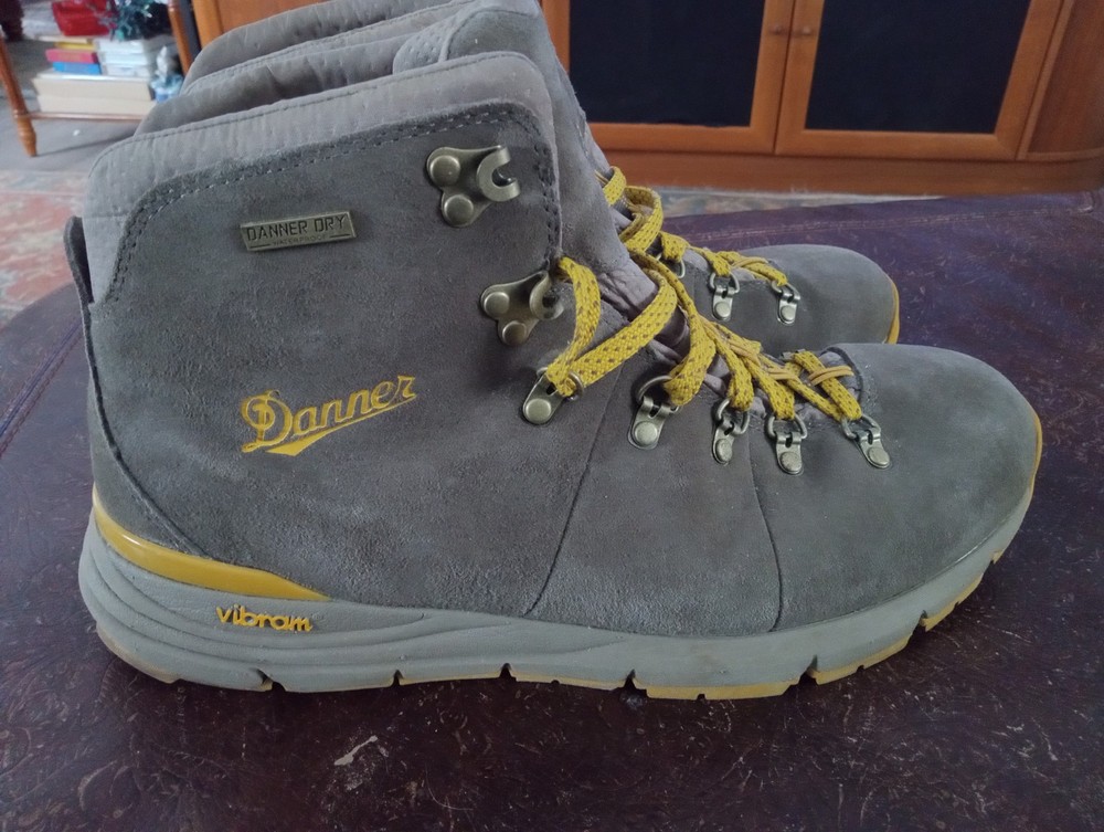 Danner Mountain 600 Hiking Boots Men's Size 11 Hazelwood Yellow Pre-Owned