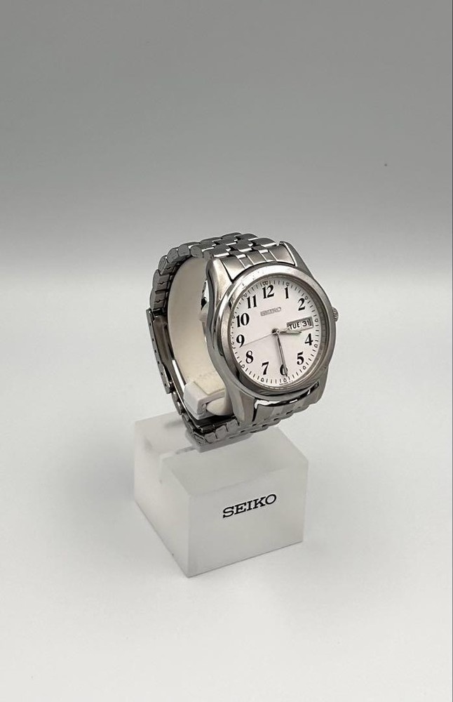 Seiko Mens Stainless Steel Analog Watch with Date Display