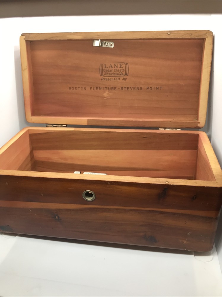 VINTAGE 1981 Lane Boston Furniture CO Steven’s Point Small Cedar Chest Freeship