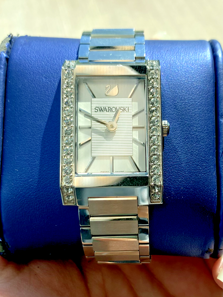 Swarovski Citra Women's Watch with Crystal Bezel Swiss Made Stainless Steel 30M Water Resistant