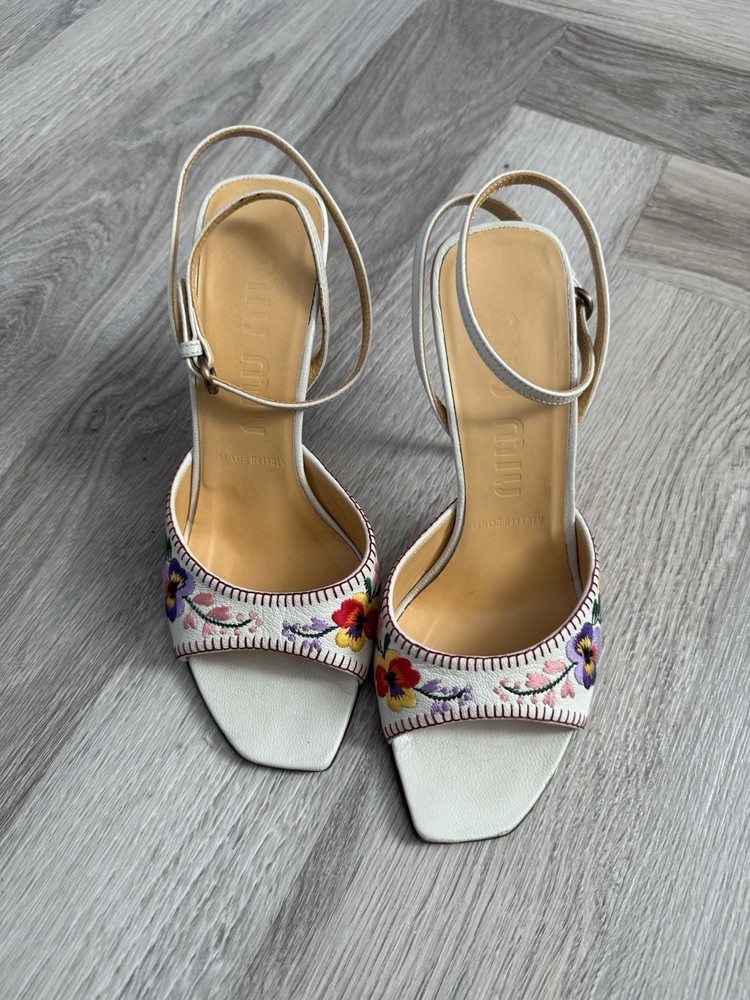 Vintage embroidered 2000s miu miu kitten heels Summer trendy Heels Uk 2.5