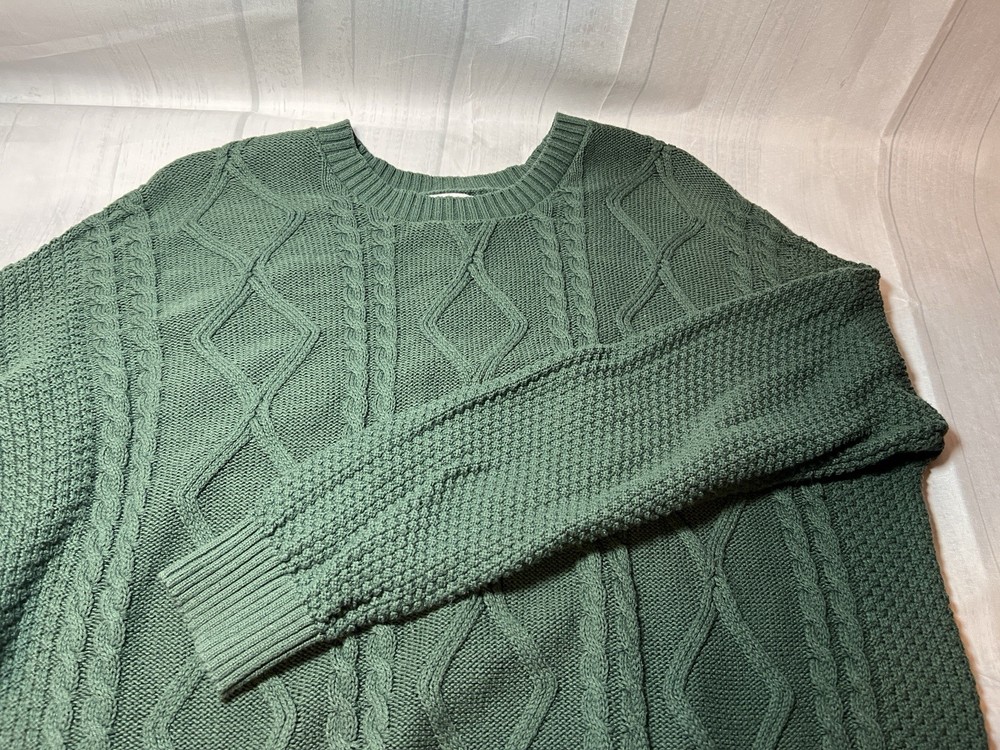 Hollister Chunky Cable-Knit Sweater Medium Green 100% Cotton Crewneck
