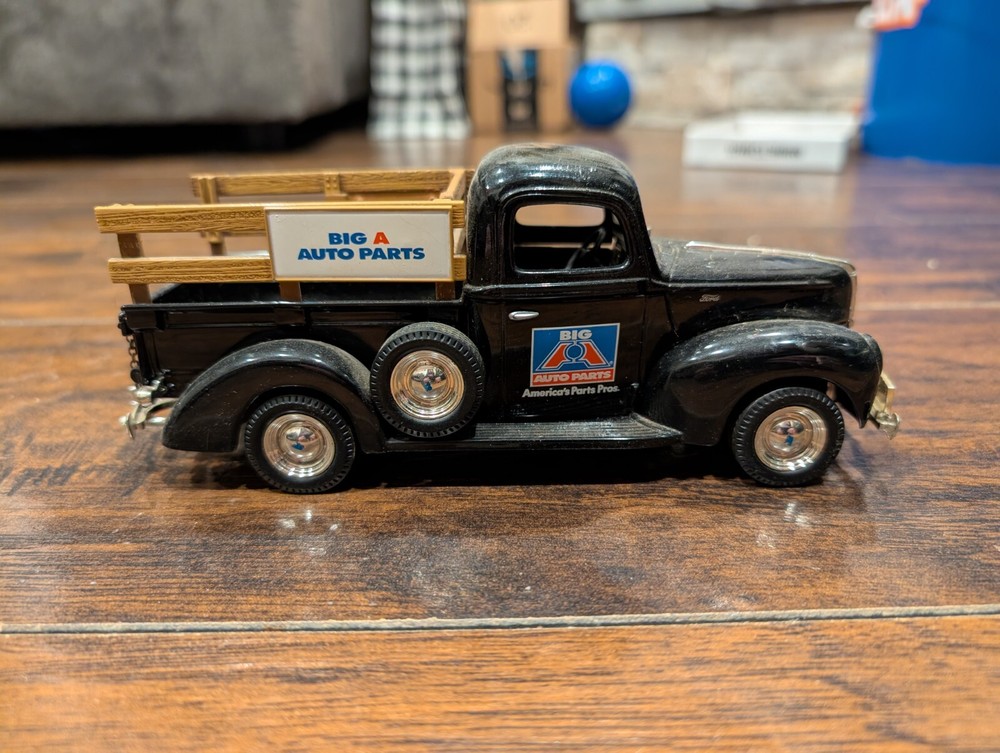 ERTL 1/25 Scale Diecast Big A Auto Parts 1940 Ford Pickup Truck Model