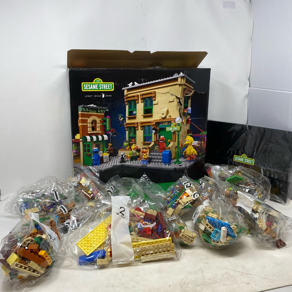 LEGO Ideas 123 Sesame Street 21324, 1367pcs, Multicolor