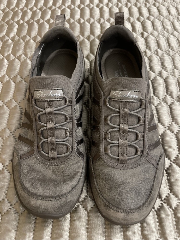 Skechers Women's Size 8 Air Cooled Memory Foam Relaxed Fit  Brown Slip On Shoe.
