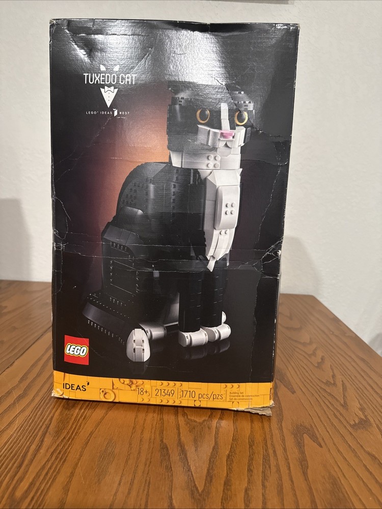 Lego Ideas Tuxedo Cat Building Set 21349 1710 Pieces New In Box