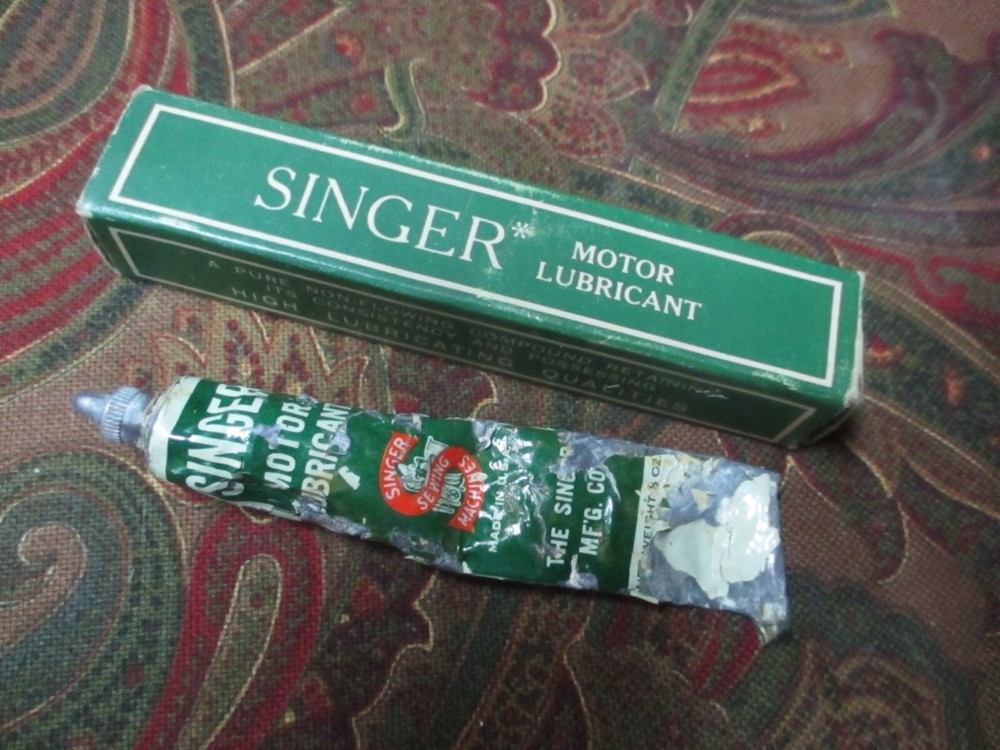 Vintage Singer Sewing Machine Lubricant, Great Advertising Box