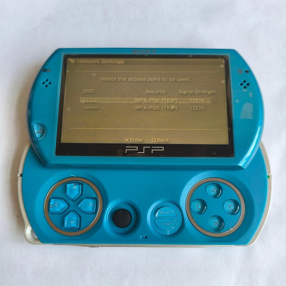 Sony PSP GO N1001 Portable Gaming Console in Blue with Charger