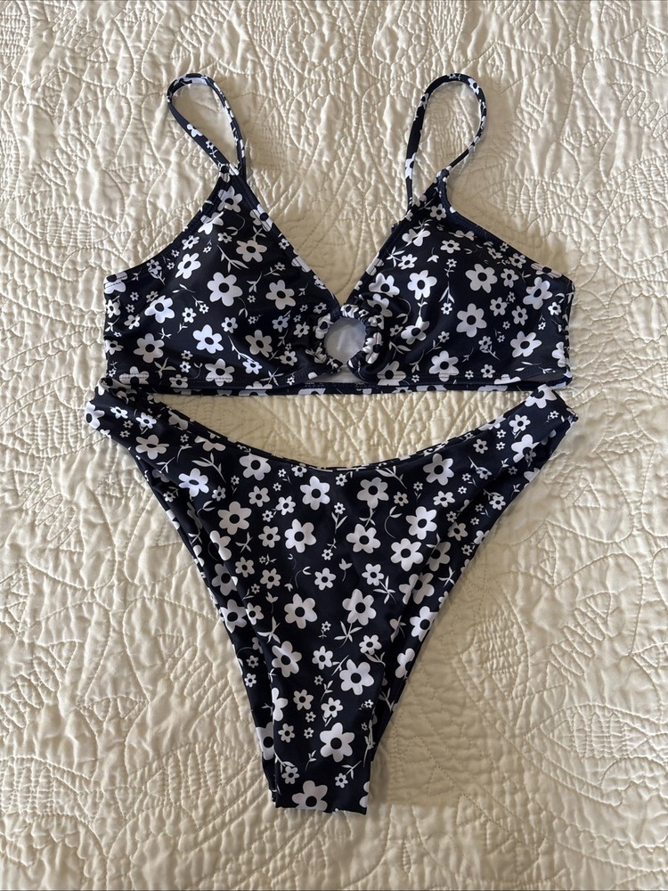 Shein Women's Bikini Set Swimsuit Size M Navy White Flowers
