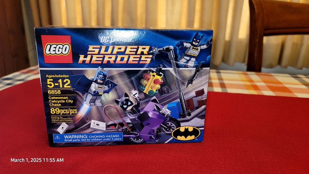 Lego 6858 Catwoman Catcycle City Chase Retired 2012 Set