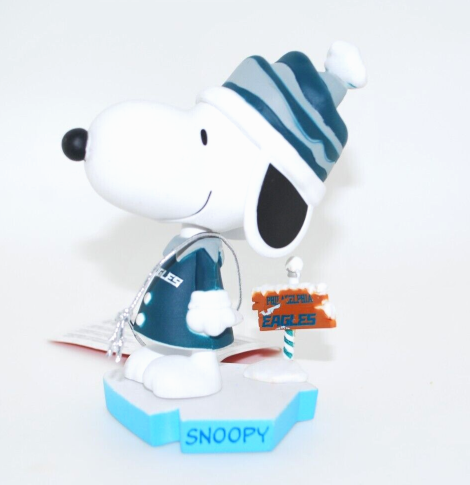 SNOOPY PEANUTS NFL Philadelphia Eagles Bobblehead Collectible