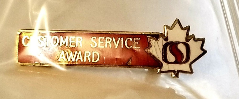 CANADA Safeway Customer Service Award pin badge