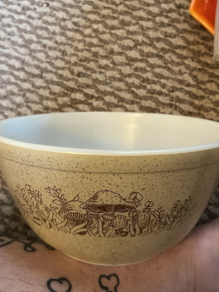 1.5L Vintage Merry Mushroom Pyrex Mixing Bowl