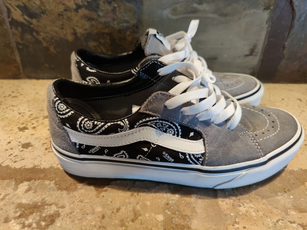 Vans Gray & Black Canvas Sneaker Lace Up Skate Shoe Mens 6.5 Women 8 NICE!
