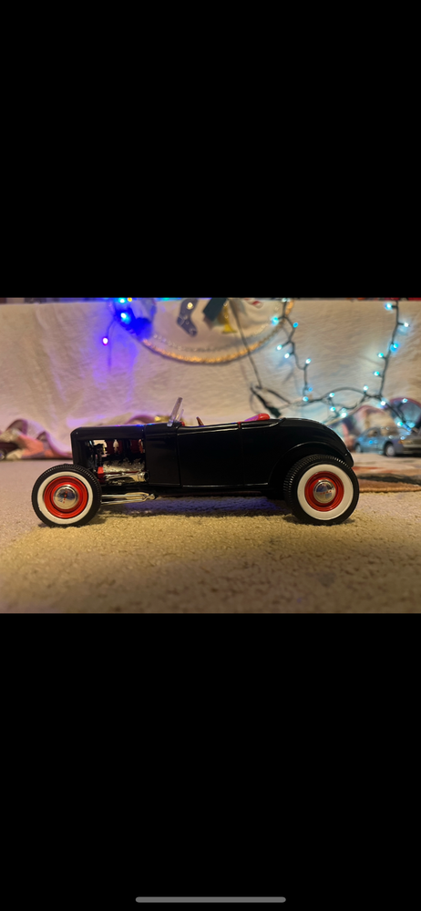 1932 Ford Roadster diecast car 1:18