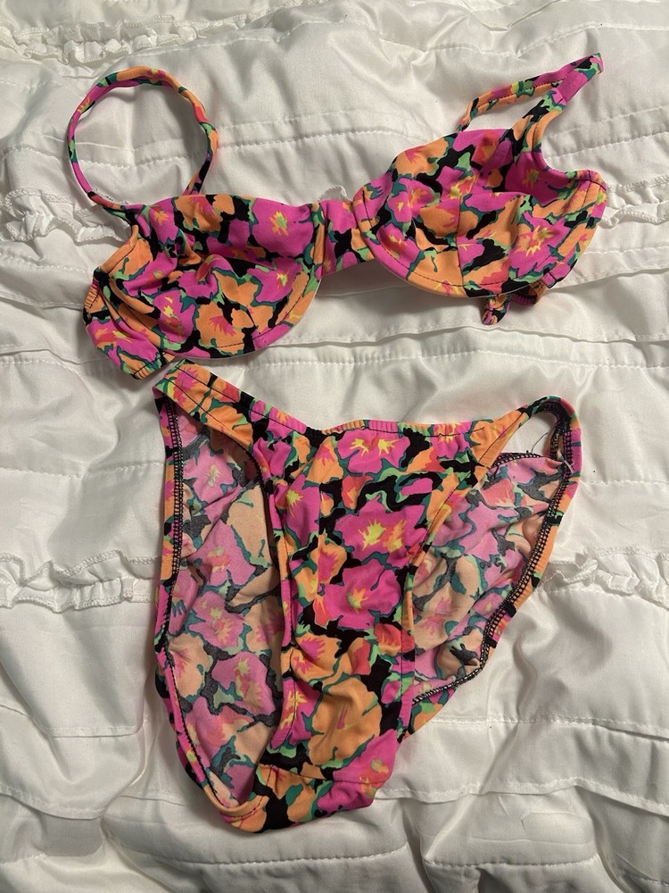 FLAW PLEASE READ - 90s Heatwave Vintage Bikini Floral