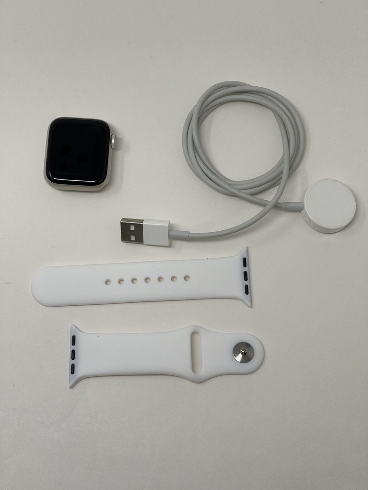 Apple Watch SE 2nd Gen 40mm Starlight Aluminum Case White Band GPS Only Used