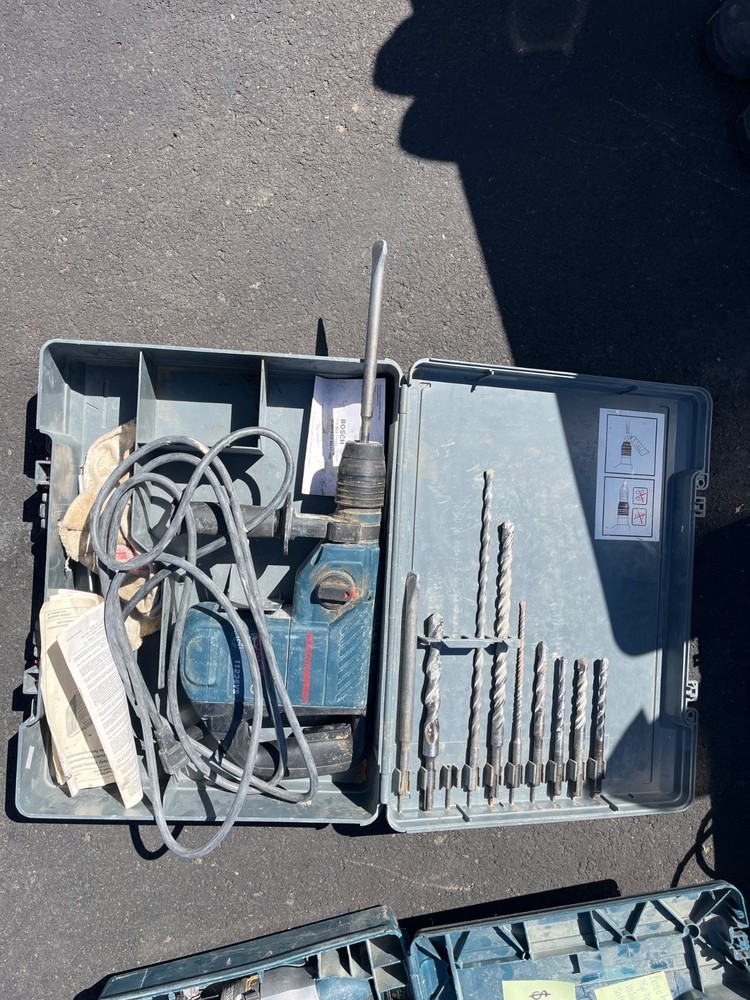 Bosch 11236VS 1-1/8-Inch SDS-Plus 120V Rotary Hammer Drill