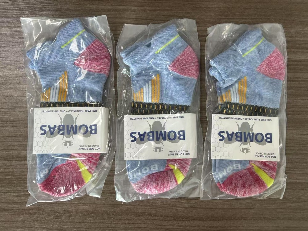 3 Pairs Bombas All-Purpose Performance Ankle Socks Size L Blue and Red