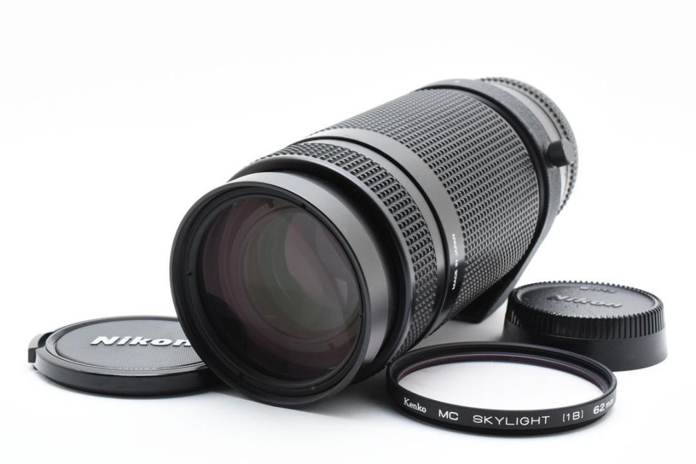Nikon AF Nikkor 75-300mm f4.5-5.6 Super Telephoto Zoom Lens with Filter Cap