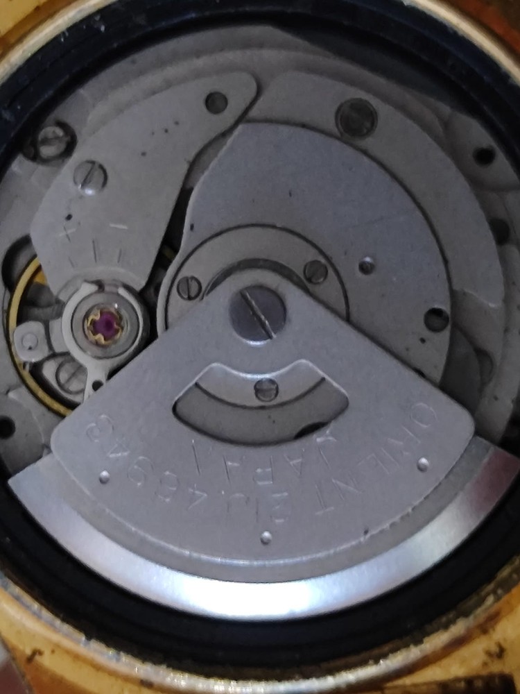 ORIENT 46943 Complete movement  with Dial & hands & Crown workIng for part Used