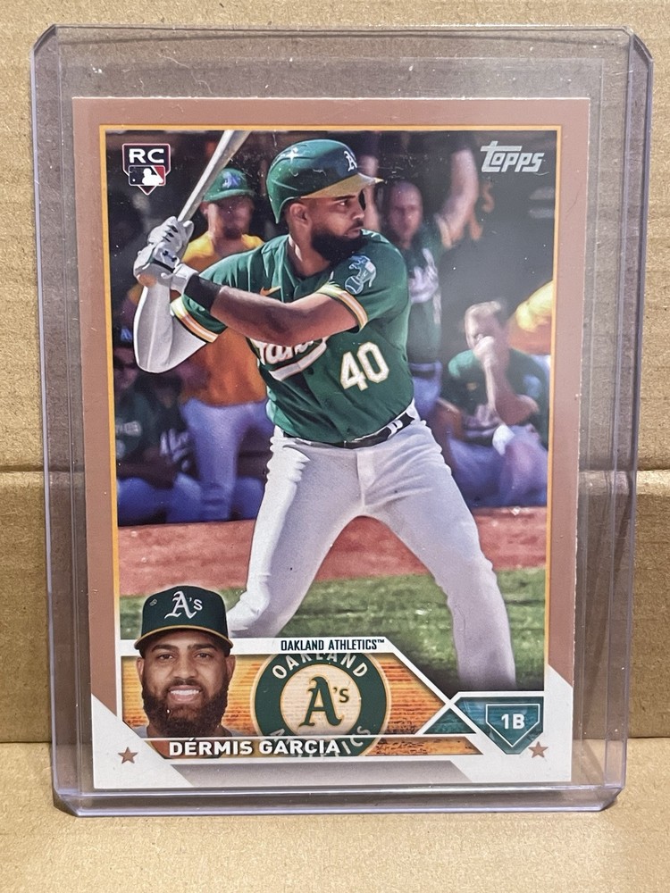 2023 Topps Update Series MLB Gold Dermis Garcia 1227/2023 RC #US11
