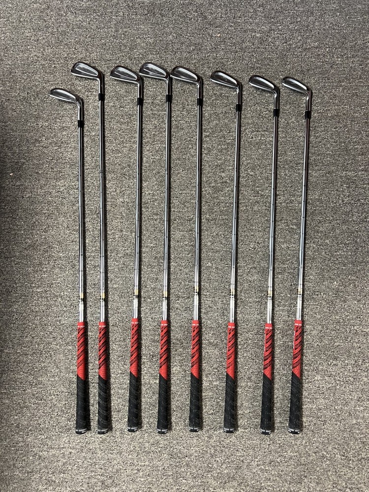 TITLEIST FORGED 690 CB IRON SET 3-9 + P (8 CLUBS TOTAL SET)