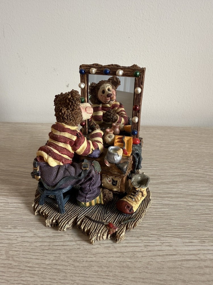 Boyds Bears: The Bearstone Collection; #02001-71 “Graffitie”