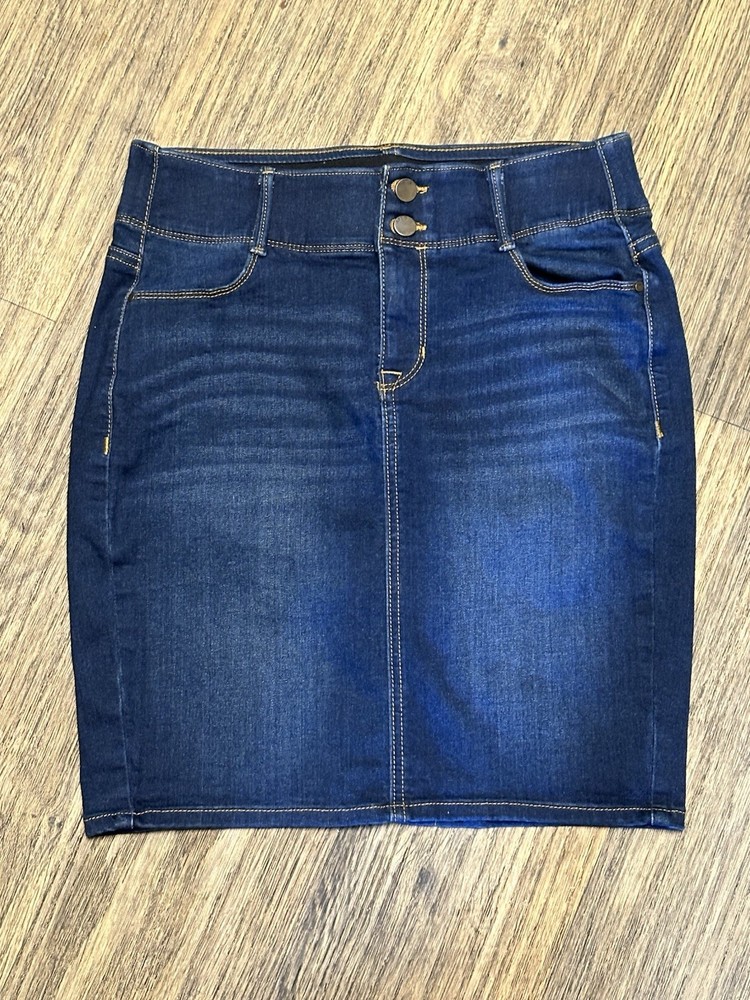 Apt. 9 Women’s Blue  Denim Skirt Size 6