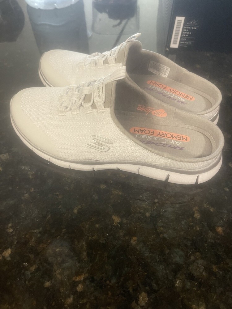 Skechers Womens White Gratis- Gentle Breeze 104018 Air Cooled Slip On  Size 7.5