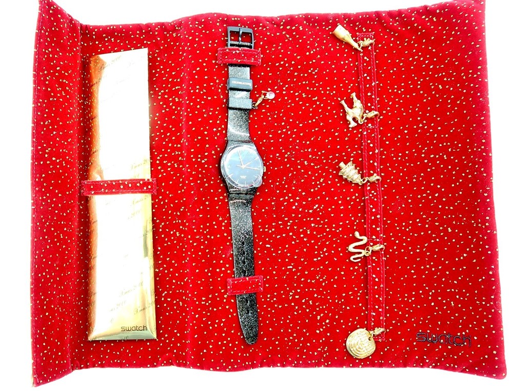 Swatch Christmas WORLD PARTY GZ407 Limited Edition Watch Set with Charms #5870