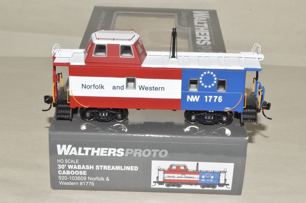 HO scale Walthers Proto Norfolk & Western Ry 1776 30' Wabash streamlined caboose