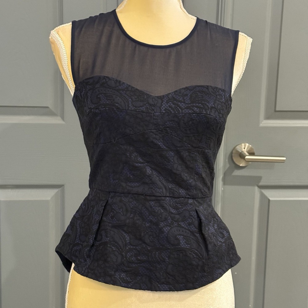 BCBGMAXAZRIA Women's Blouse Size Xs Dark Navy Paisley Sleeveless Peplum Casual