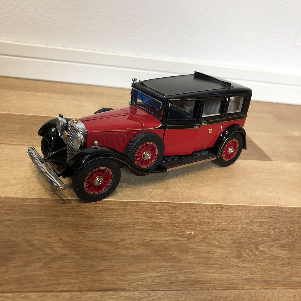 Classic car diecast Benz model car for the royal family #220b49