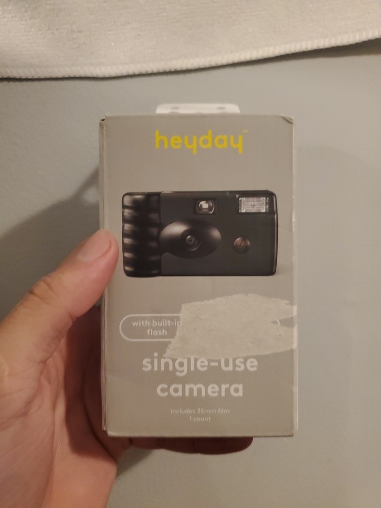 Heyday Disposable Camera - Green 110 Format, Bulit-In Flash (NEW)(SEALED)