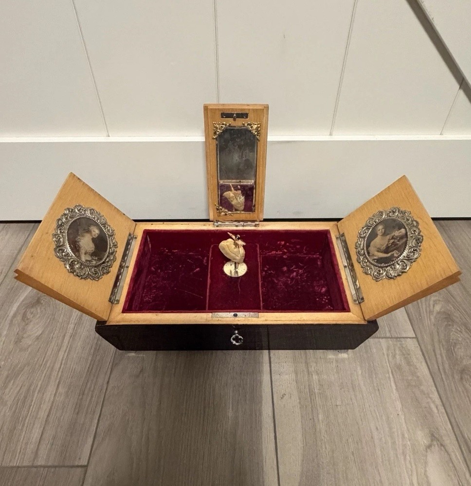 Vintage 1970s Lavorazione D’ISA Napoli Ballerina Musical Jewelry Box 🎶✨