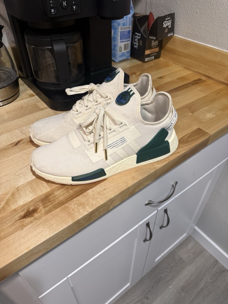 Adidas NMD_R1 V2 'CREAM GREEN'l Men's Sneakers