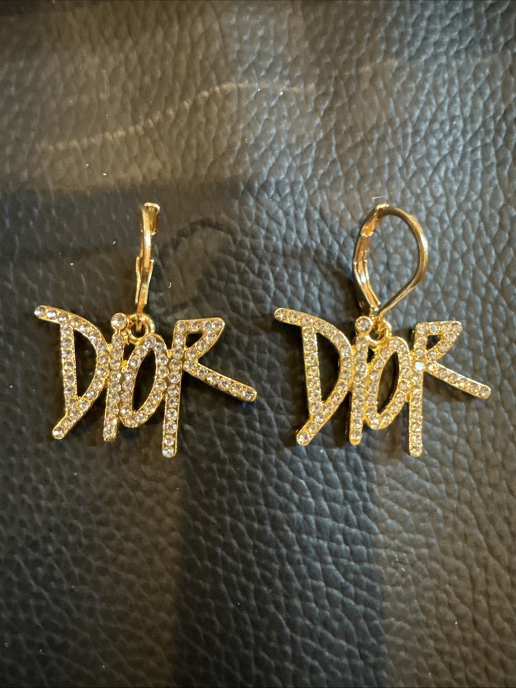 Dior Gold Hypoallergenic Leverback Earrings 1in x 1in