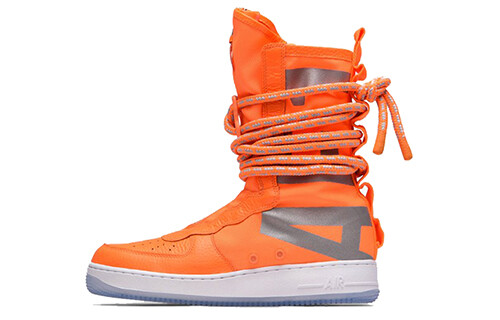 Nike SF Air Force 1 High Size 9 in Total Orange
