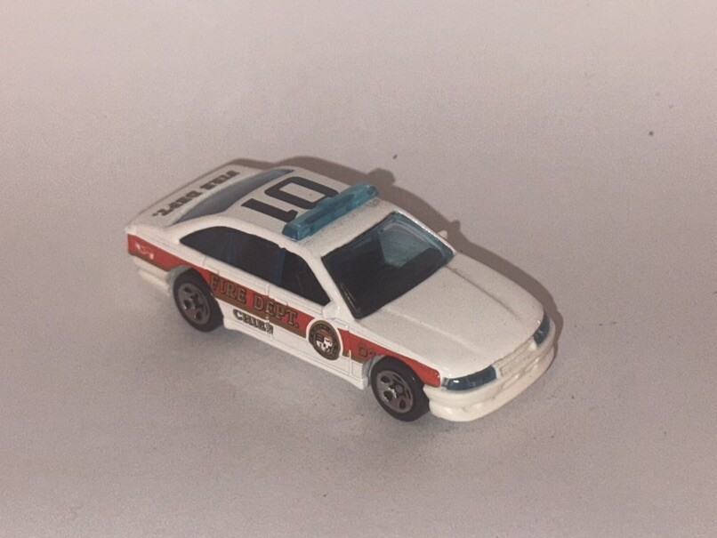 HOT WHEELS Loose Fire Chief (White Version)