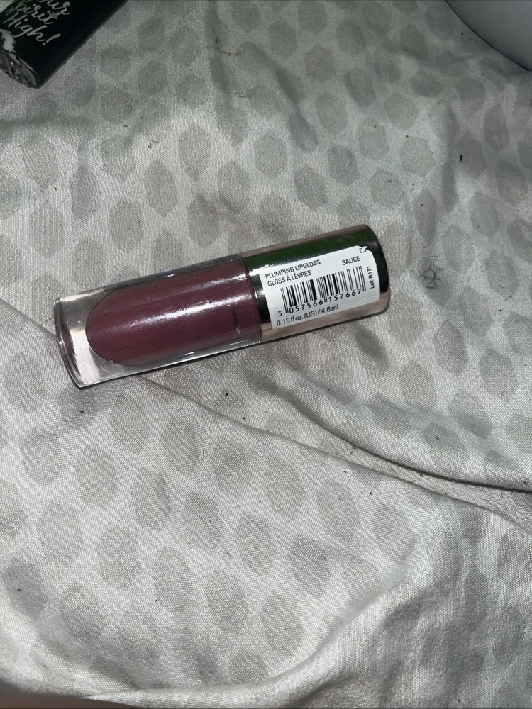 Revolution Pout Bomb Plumping Gloss Lip Plumper Gloss 