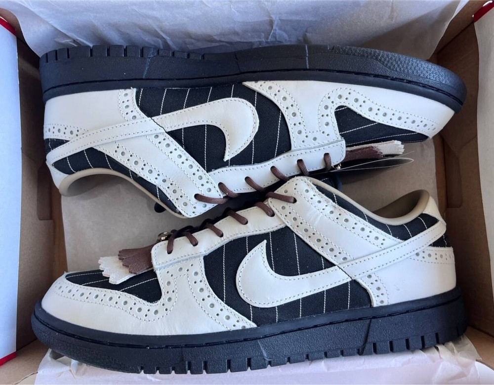 NIKE Men 10.5US   W Dunk Low Lx   Size