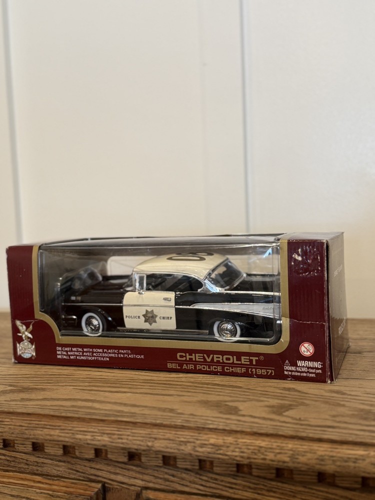 Chevrolet Bel Air Police Chief (1957) 1:18 Scale Model Diecast Car Road Legends
