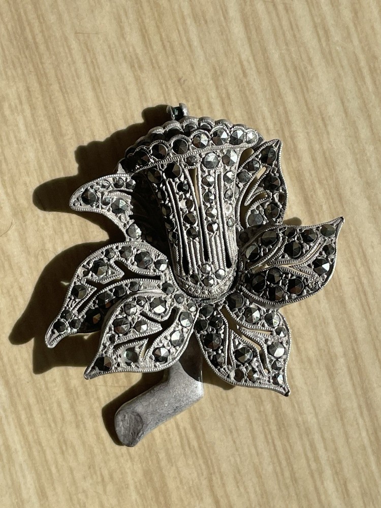 Sterling silver floral pendant necklace with clear crystal stones