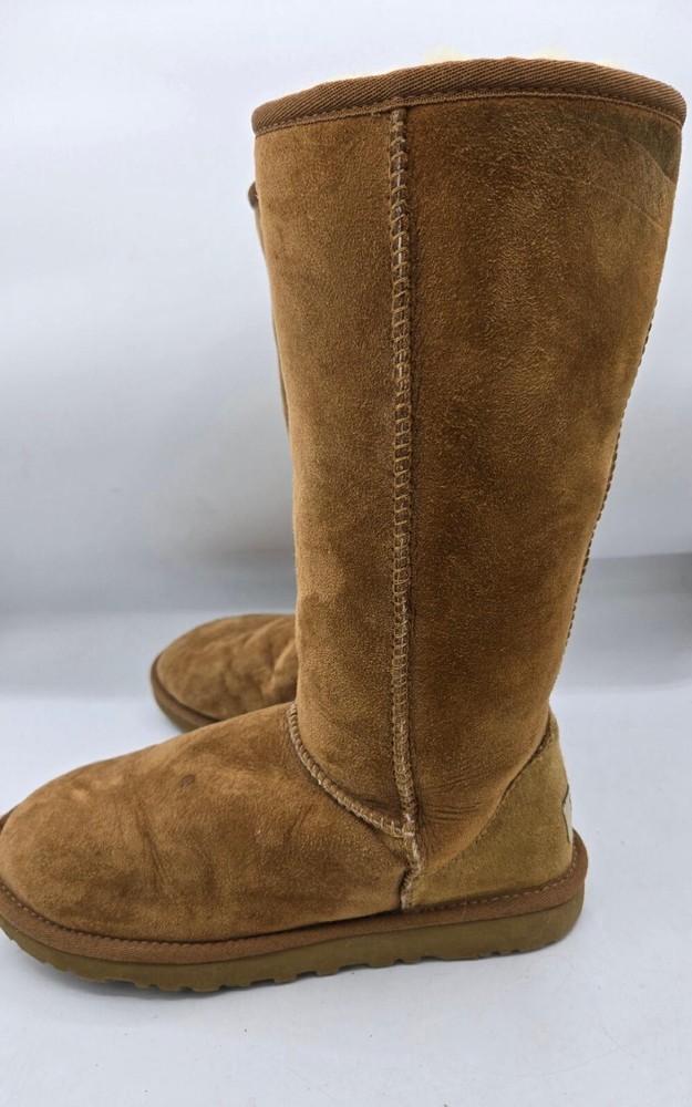UGG Classic Tall II Women’s Chestnut Suede Boots Size 6